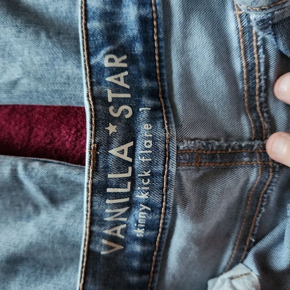 Juniors vanilla star flare jean - Picture 3 of 7
